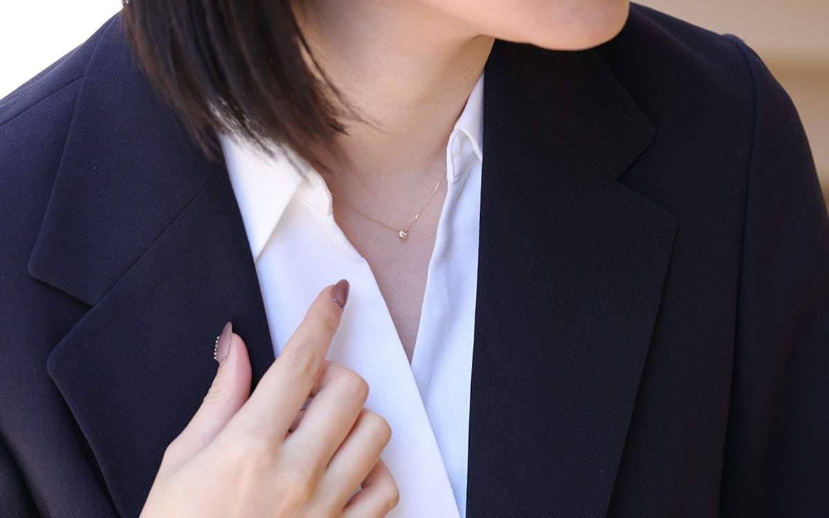 オフィスジュエリー特集|スーツに似合うネックレス・ピアス・リング
