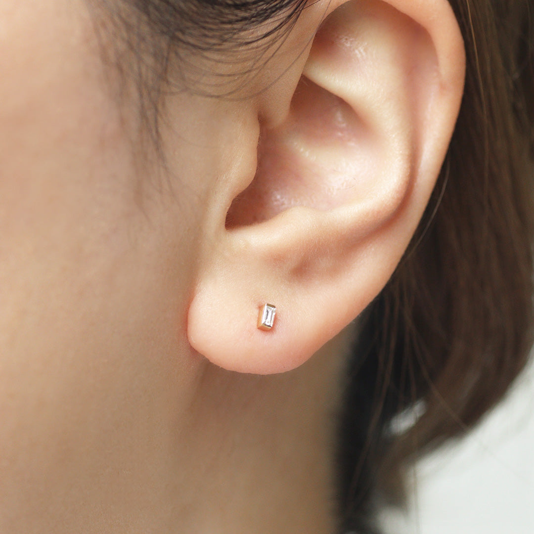 【ホワイトゴールド】ピアス [バゲットカットダイヤモンド]/Earrings [Baguette cut diamond]