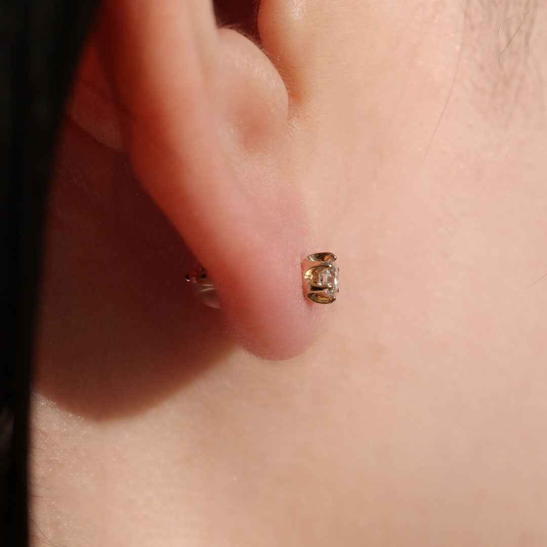 K10ピアス エリゼ 0.2ct｜MONATELIER（モナトリエ）公式｜K10 一粒
