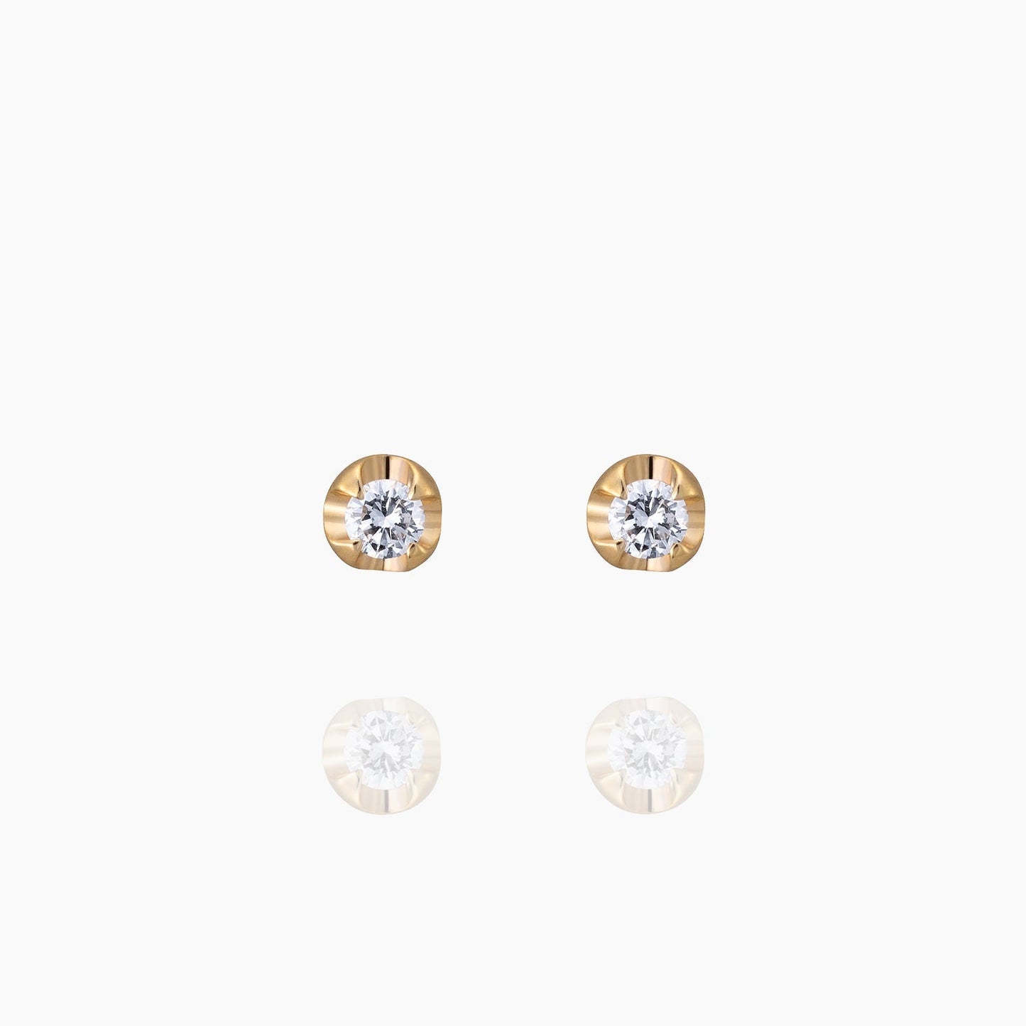 Silas サイラス ピアス 宝石は天然ダイヤモンド 計0.04ct 素材はK10のピンクゴールド 商品番号MA36 正面