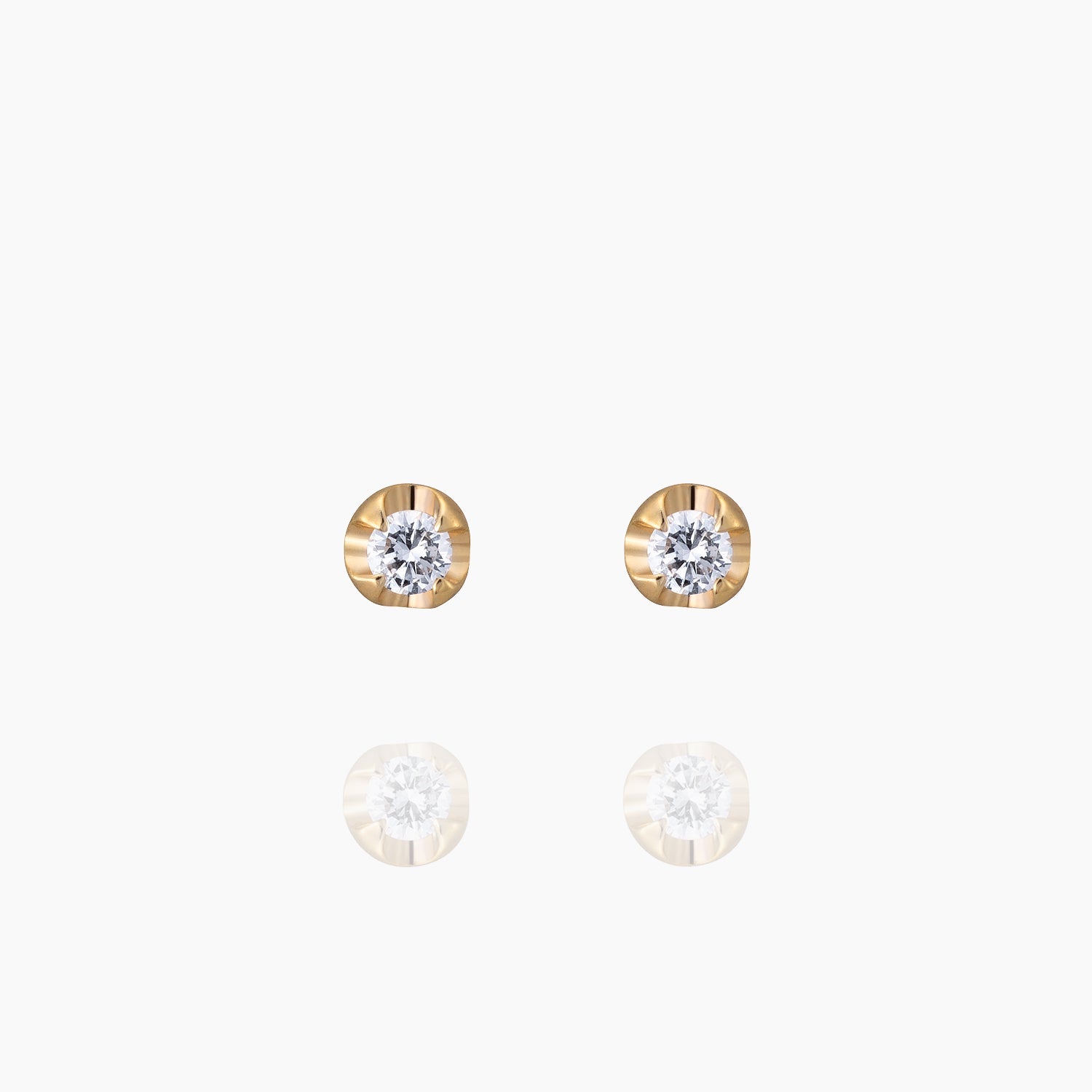 Silas サイラス ピアス 宝石は天然ダイヤモンド 計0.04ct 素材はK10のピンクゴールド 商品番号MA36 正面